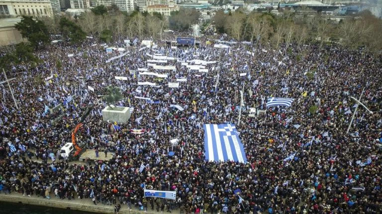 Τρέμουν το συλλαλητήριο στην Αθήνα – Σπάει τα μούτρα του ο Τσίπρας – «Όχι» από Ζάεφ στην αλλαγή του Συντάγματος και από Καμμένο στον όρο «Μακεδονία»